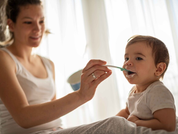 Añade HMOs a la alimentación de tu bebé.
